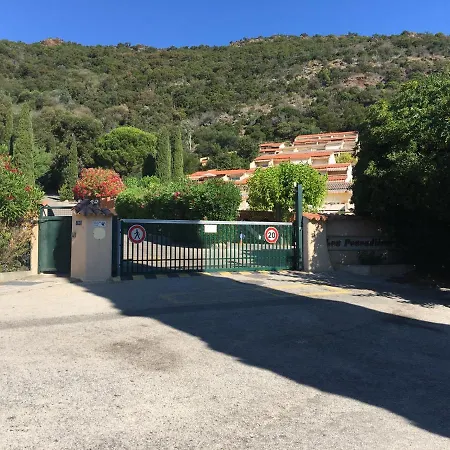 Lejlighed Studio/jardin/piscine/plage Pramousquier